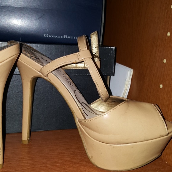 Sam and Libby 5 1/2 size shoe - Picture 3 of 4